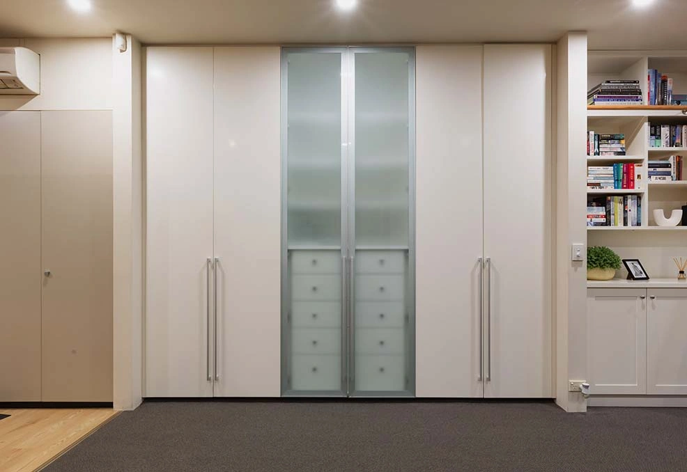 How to organise your walk-in wardrobe in Melbourne